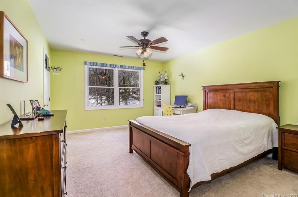 103 Peck Hl Rd, New Haven CT 06525-1334 exterior