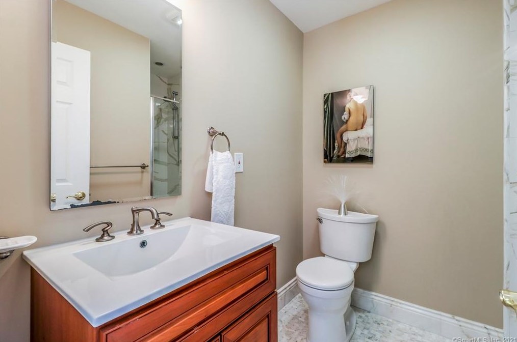 103 Peck Hl Rd, New Haven CT 06525-1334 exterior