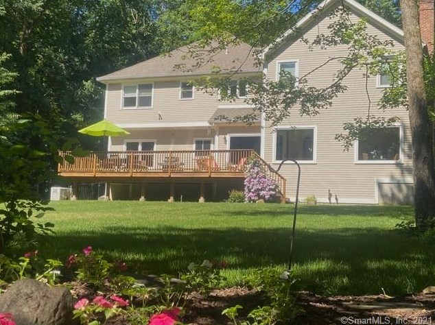 103 Peck Hl Rd, New Haven CT 06525-1334 exterior