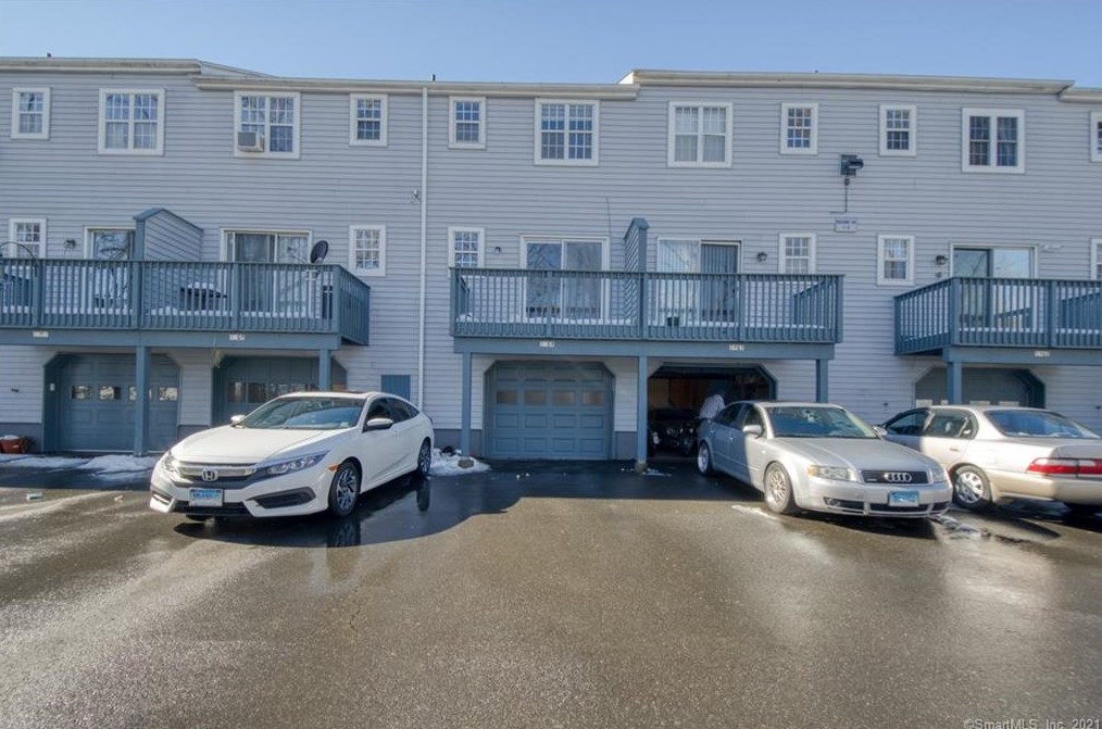 14 Scuppo Rd, Danbury CT  06811-5262 exterior