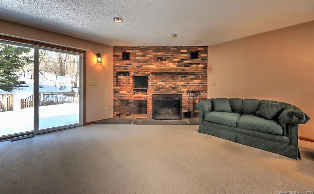 535 Carrington Rd, New Haven CT 06524-3158 exterior