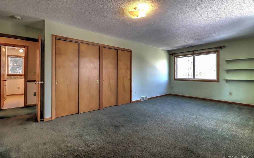 535 Carrington Rd, New Haven CT 06524-3158 exterior