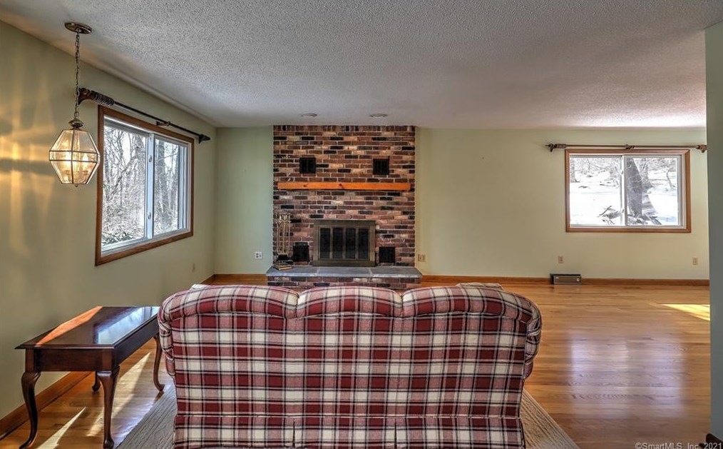 535 Carrington Rd, New Haven CT 06524-3158 exterior