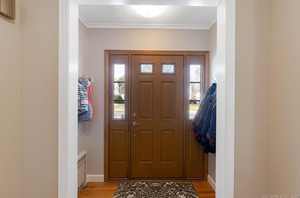 21 Westmoreland Dr, Hartford CT 06117-2656 exterior