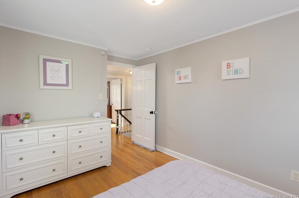 21 Westmoreland Dr, Hartford CT 06117-2656 exterior