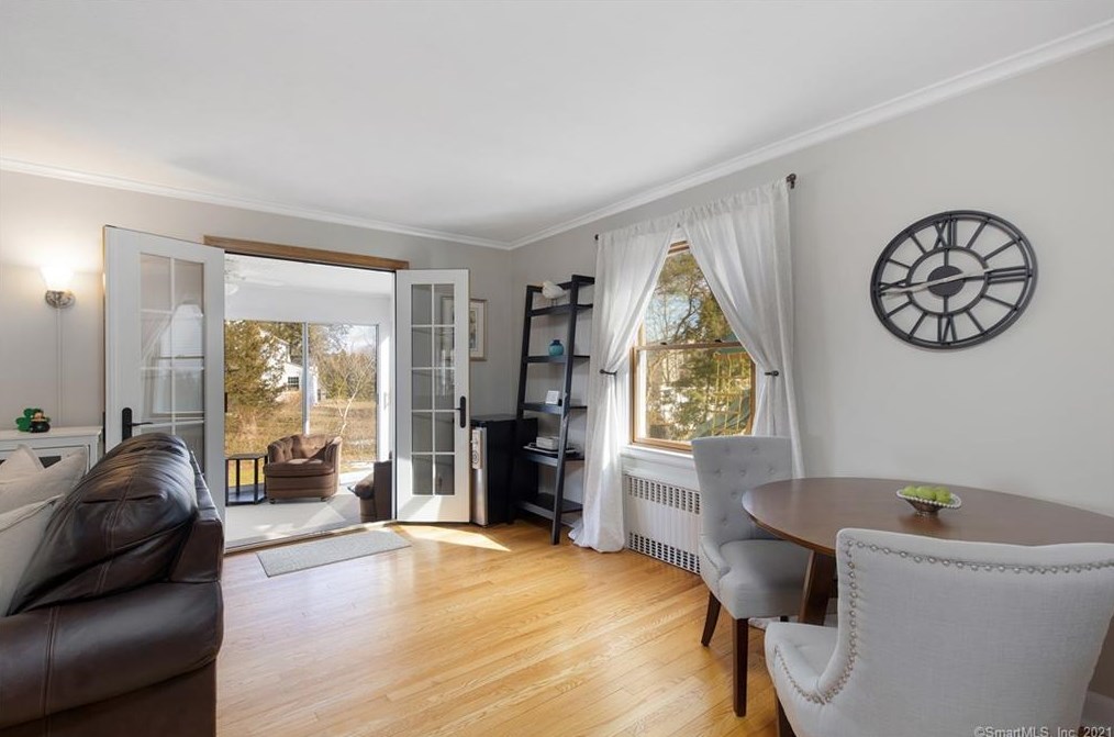 21 Westmoreland Dr, Hartford CT 06117-2656 exterior