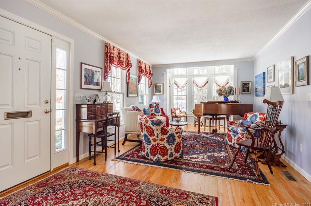 6 Carrington Ln, Farmington CT 06032-2344 exterior