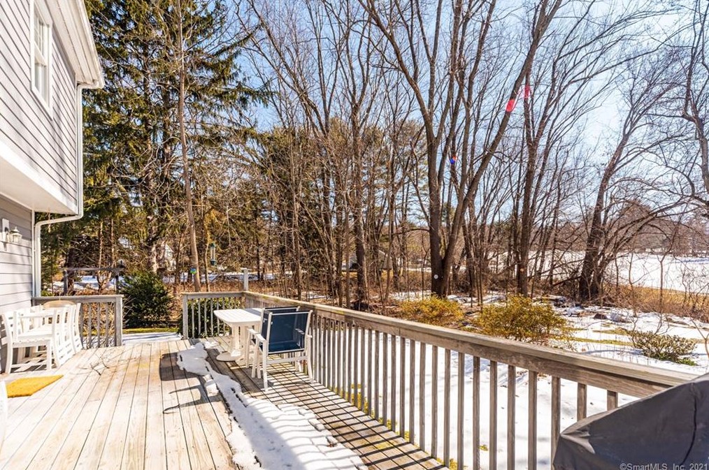 6 Carrington Ln, Farmington CT 06032-2344 exterior