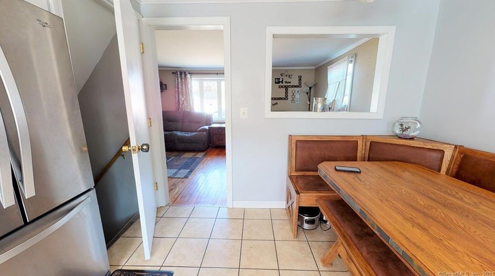 27 Burke Rd, Vernon CT 06066-2453 exterior