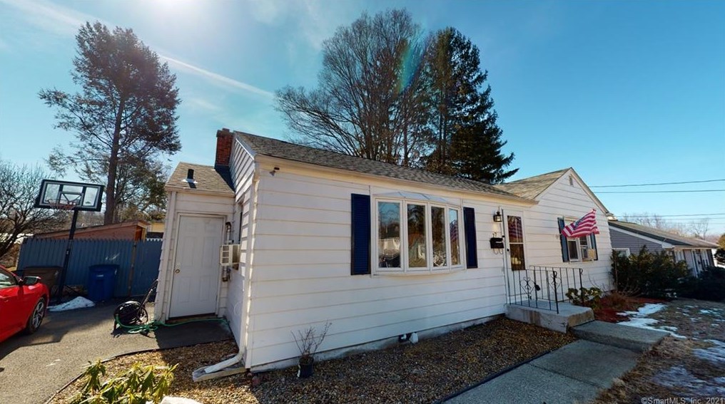 27 Burke Rd, Vernon CT 06066-2453 exterior