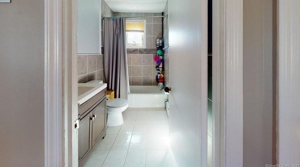 27 Burke Rd, Vernon CT 06066-2453 exterior