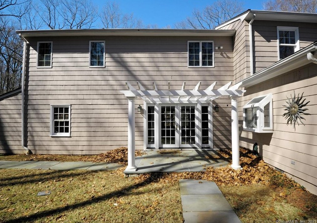 23 Frontier Rd, Cos Cob CT  06807-1208 exterior