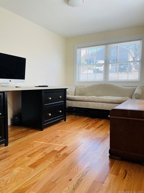 31 Brainerd Rd, Branford CT  06405-6302 exterior