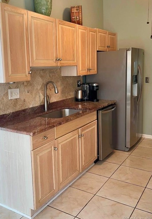 9 Monroe St, New Haven CT 06513-3033 exterior