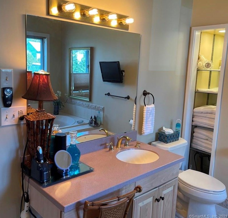 9 Monroe St, New Haven CT 06513-3033 exterior