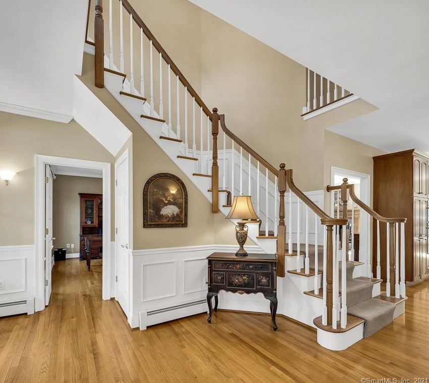 61 Sugar Bush Ln, Tolland CT 06084-2166 exterior