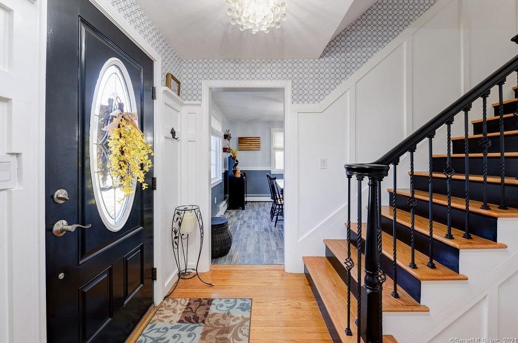 1080 Ratley Rd, Suffield CT 06093-2411 exterior