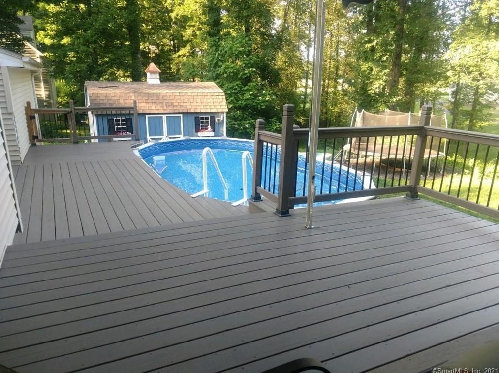 1080 Ratley Rd, Suffield CT 06093-2411 exterior