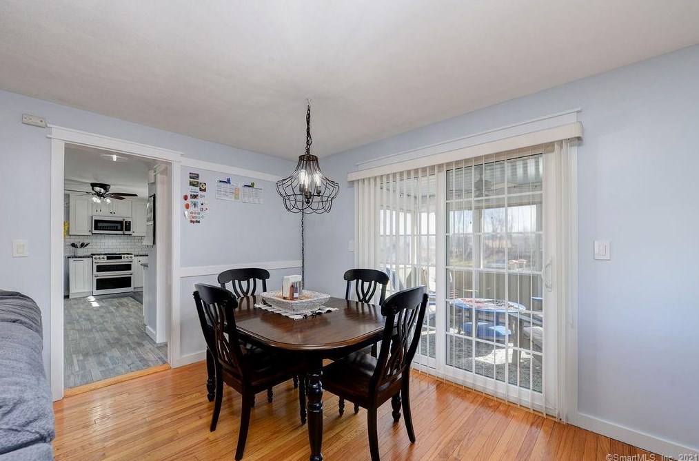 1080 Ratley Rd, Suffield CT 06093-2411 exterior