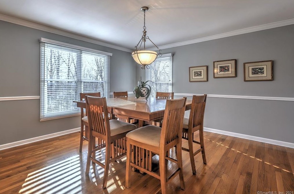 613 Patriot Rd, Southbury CT  06488-3223 exterior