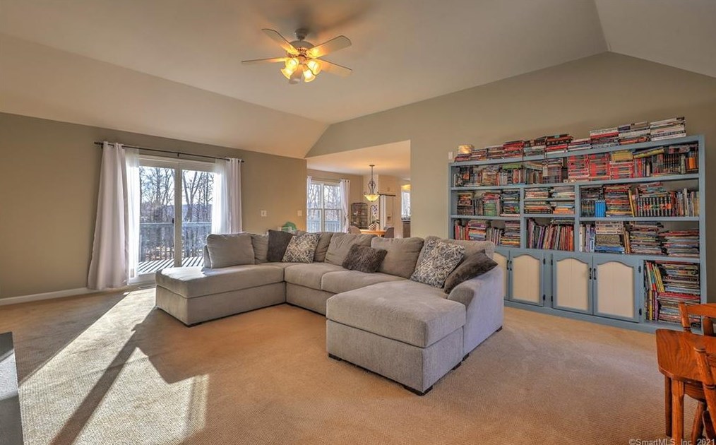 613 Patriot Rd, Southbury CT  06488-3223 exterior