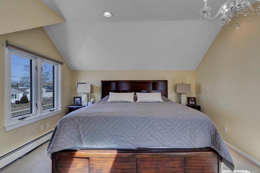 37 Chidsey Ave, New Haven CT 06512-3007 exterior