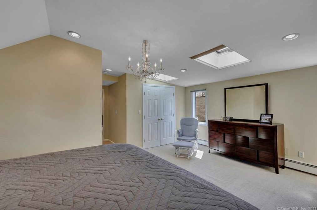 37 Chidsey Ave, New Haven CT 06512-3007 exterior