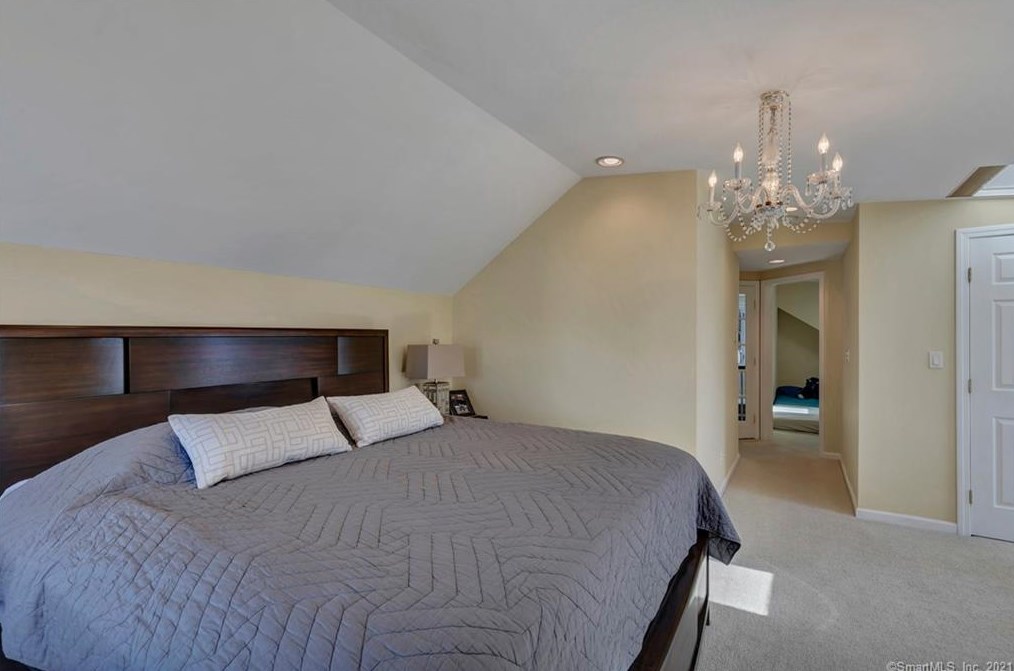 37 Chidsey Ave, New Haven CT 06512-3007 exterior