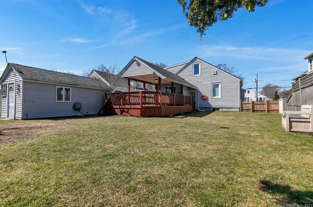 37 Chidsey Ave, New Haven CT 06512-3007 exterior