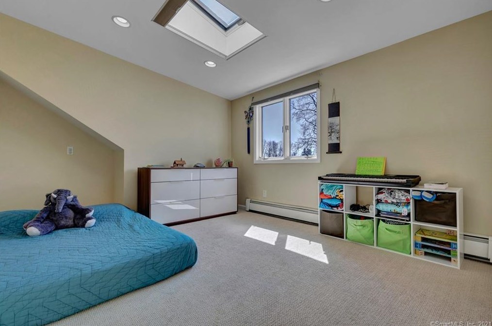 37 Chidsey Ave, New Haven CT 06512-3007 exterior