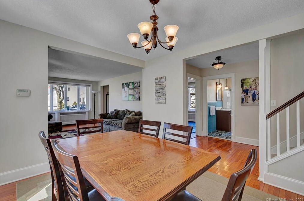 37 Chidsey Ave, New Haven CT 06512-3007 exterior