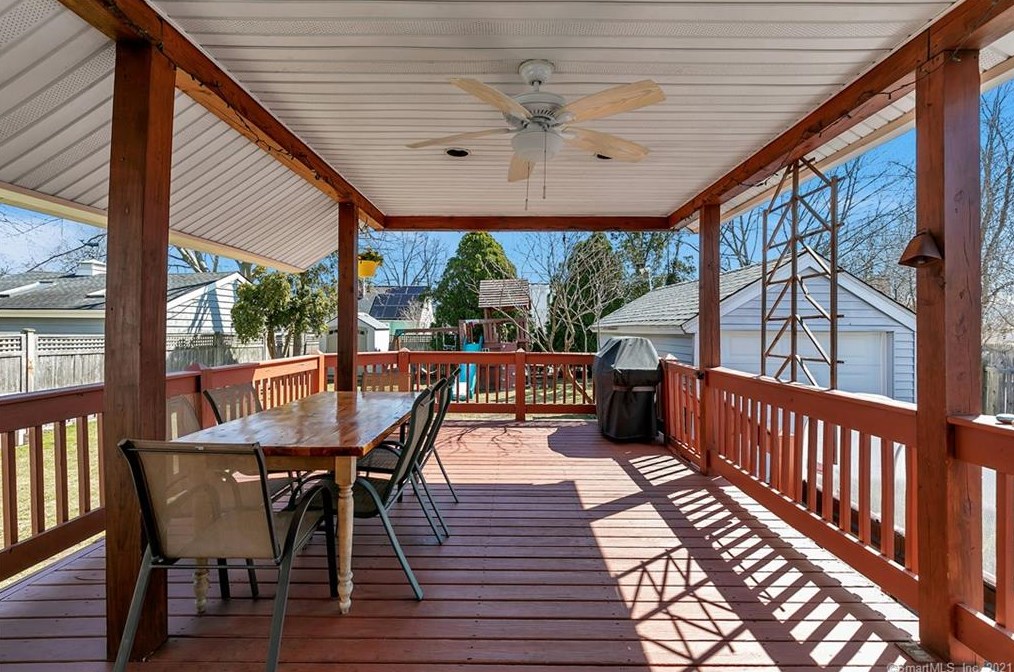 37 Chidsey Ave, New Haven CT 06512-3007 exterior