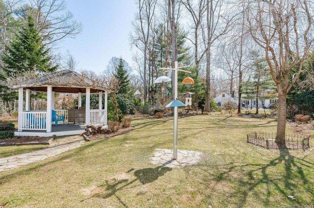 124 Huntington Dr, Vernon CT  06066-4610 exterior