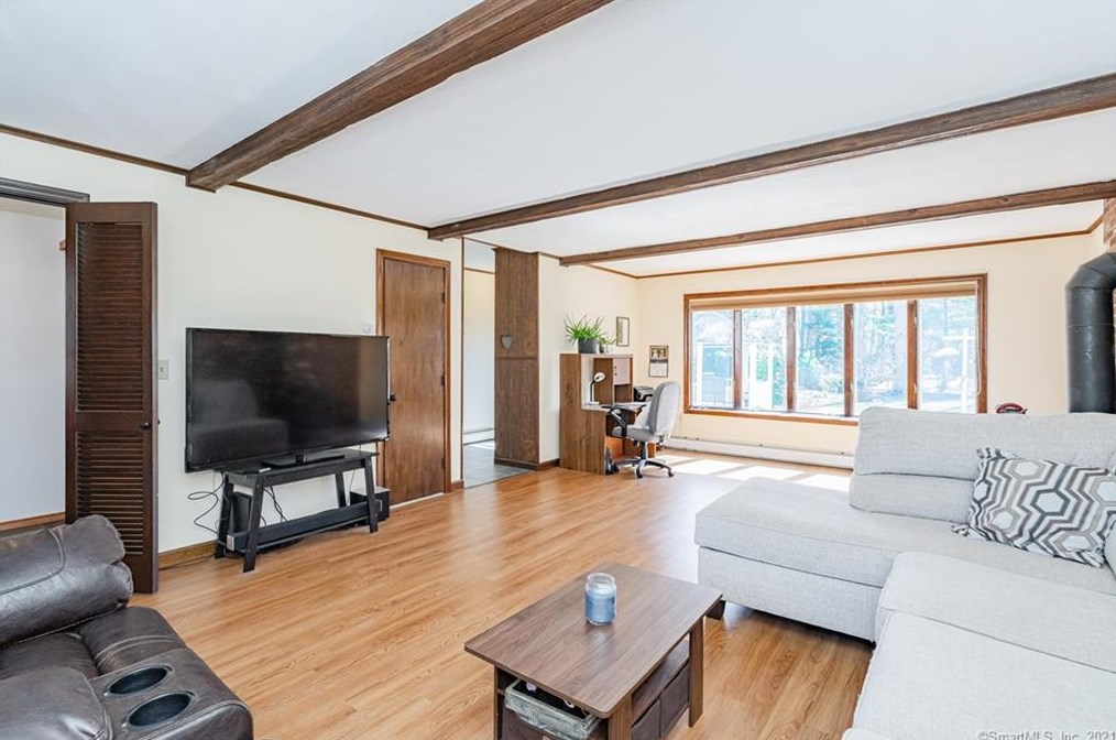 124 Huntington Dr, Vernon CT  06066-4610 exterior