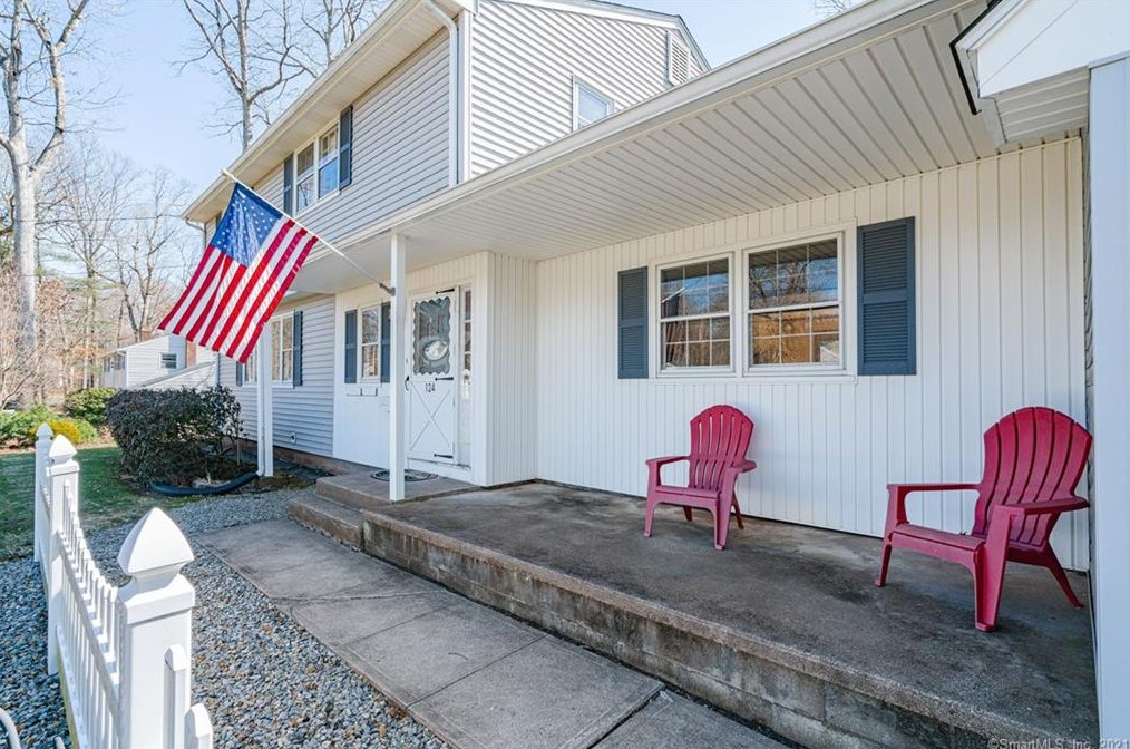 124 Huntington Dr, Vernon CT  06066-4610 exterior