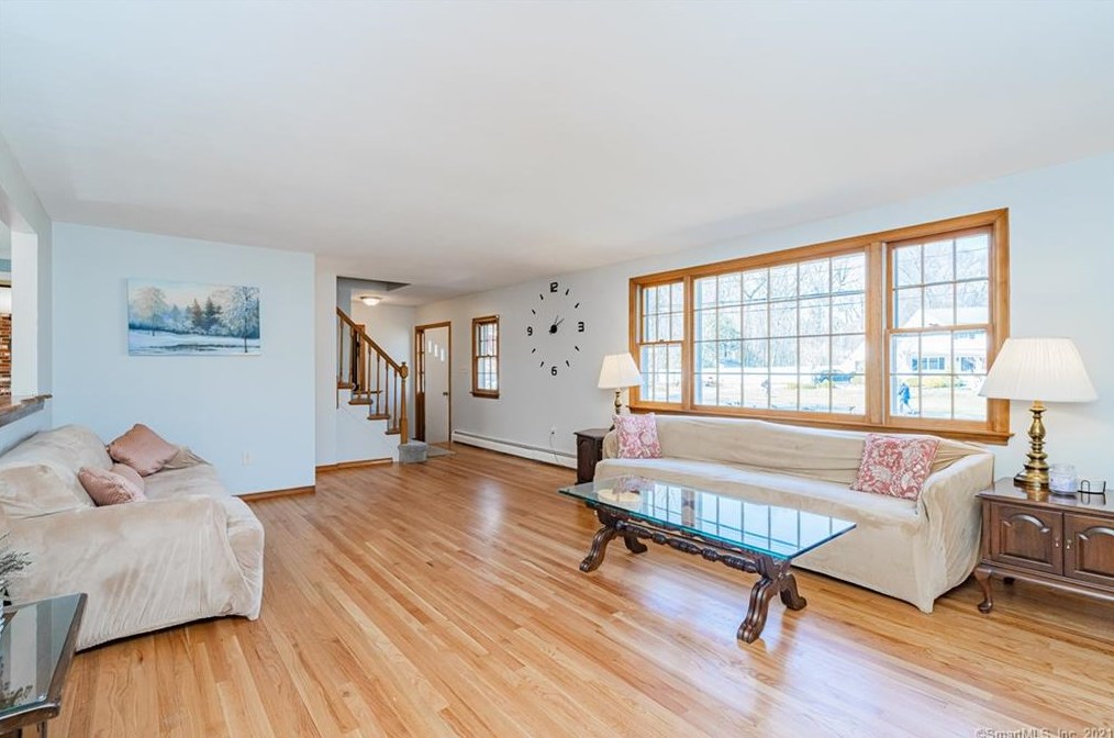 124 Huntington Dr, Vernon CT  06066-4610 exterior