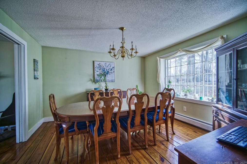 5 Shanda Ln, Tolland CT  06084-3952 exterior