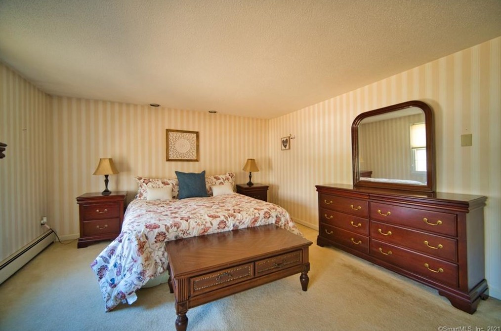 5 Shanda Ln, Tolland CT  06084-3952 exterior