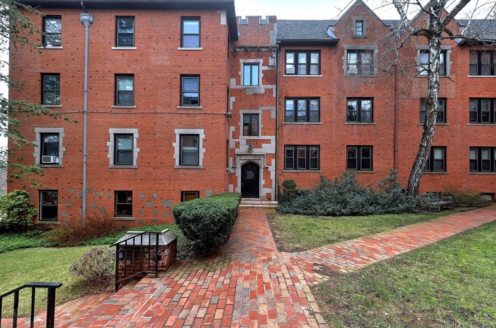 106 Livingston St, New Haven CT  06511-2413 exterior