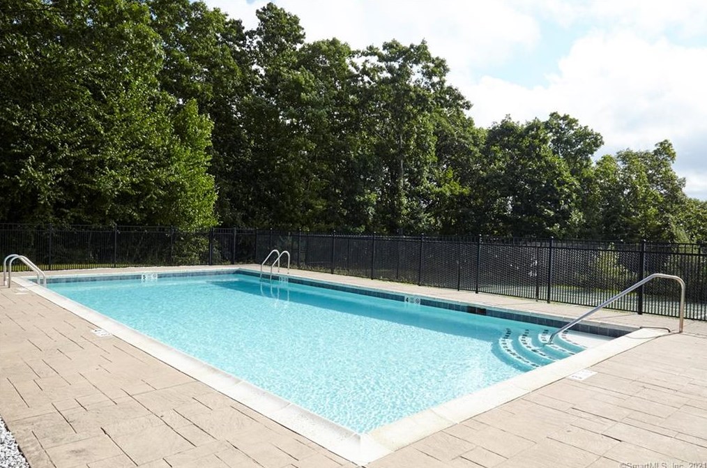 64 Scotch Cap Rd, Quaker Hill CT  06375-1431 exterior
