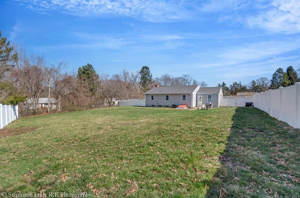 19 Seneca Rd, Wallingford CT  06492-2817 exterior