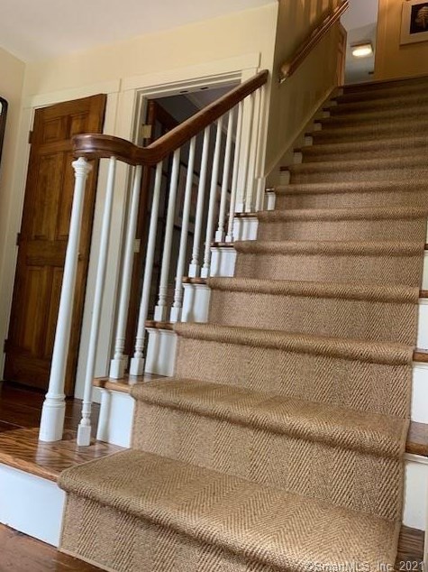 136 Concord Dr, Madison CT  06443-1860 exterior