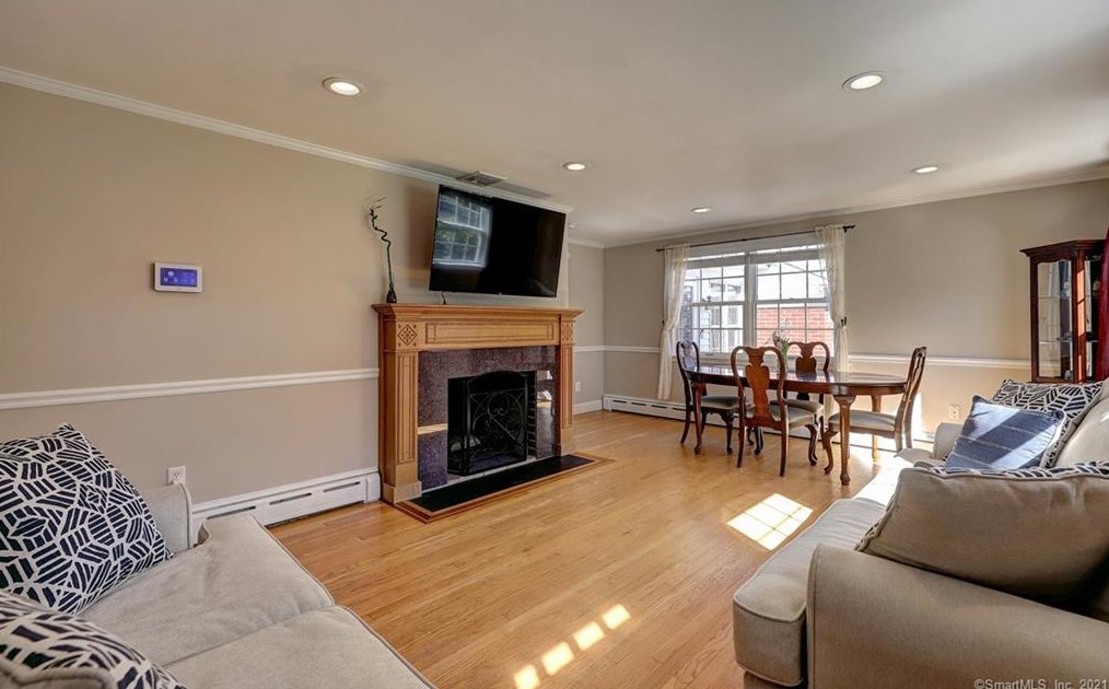 536 Dogwood Rd, Orange CT  06477-2007 exterior