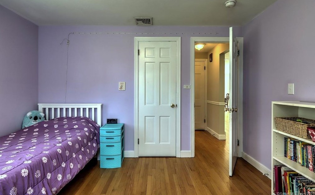 536 Dogwood Rd, Orange CT  06477-2007 exterior