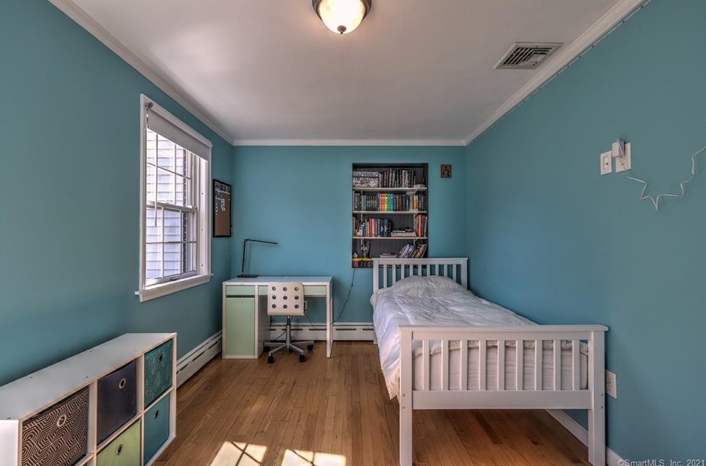 536 Dogwood Rd, Orange CT  06477-2007 exterior