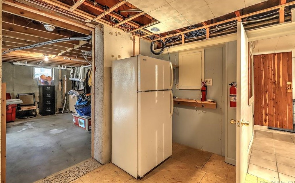 536 Dogwood Rd, Orange CT  06477-2007 exterior