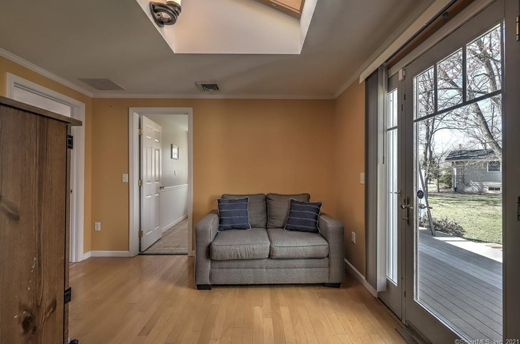 536 Dogwood Rd, Orange CT  06477-2007 exterior