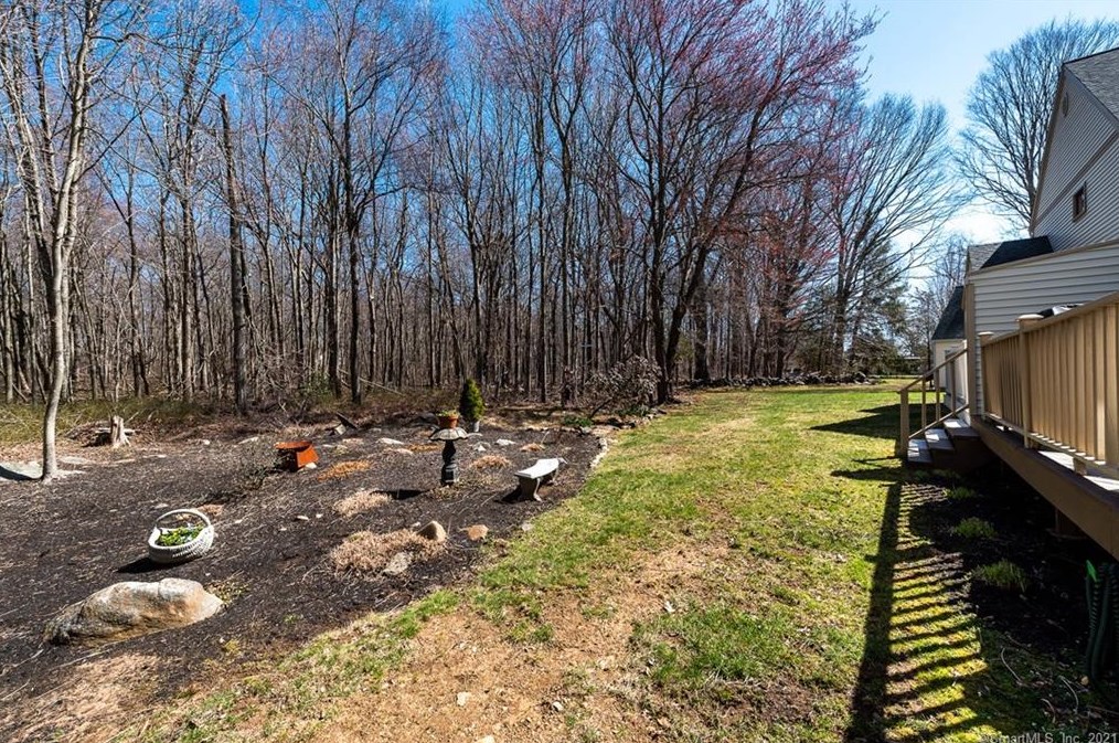 6 Village Victoria, Guilford CT  06437-2161 exterior