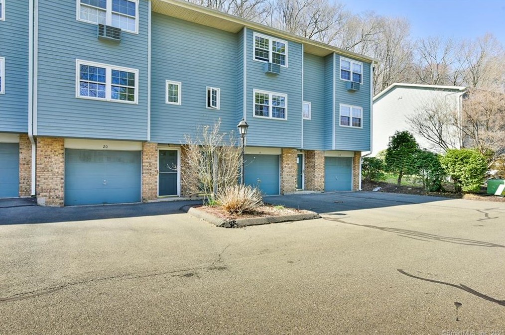 250 Summer St, Plantsville CT  06479-1139 exterior