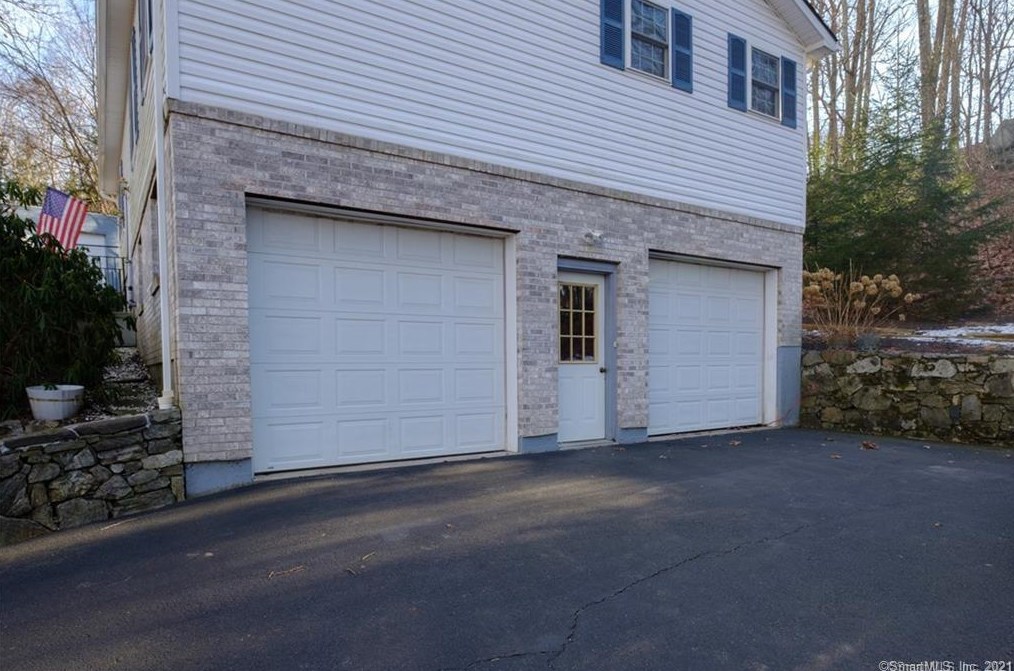 5 Foster St, Waterbury, CT 06762